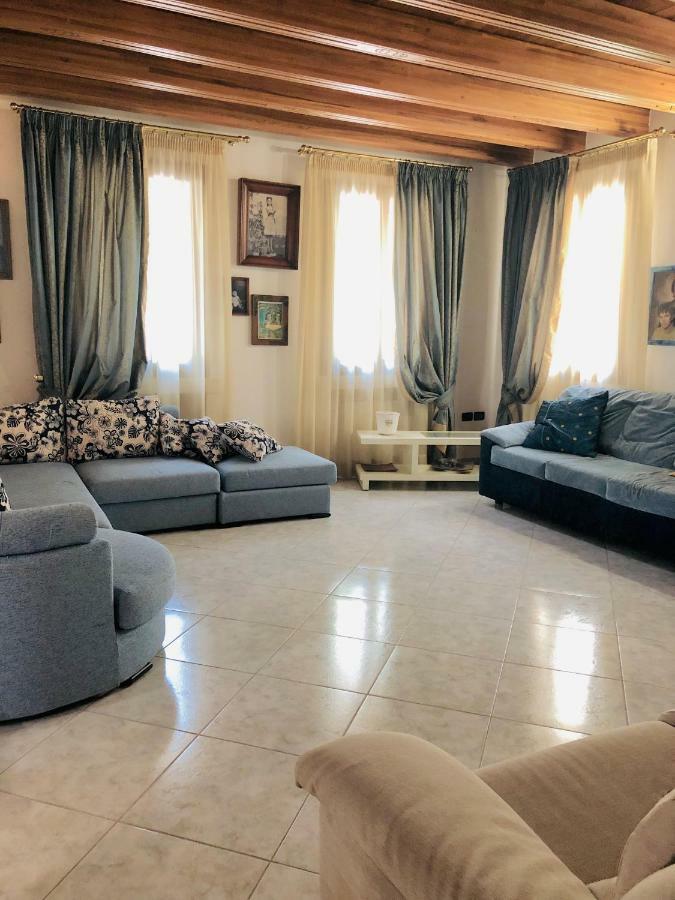 Villamoreno Merlara Bagian luar foto